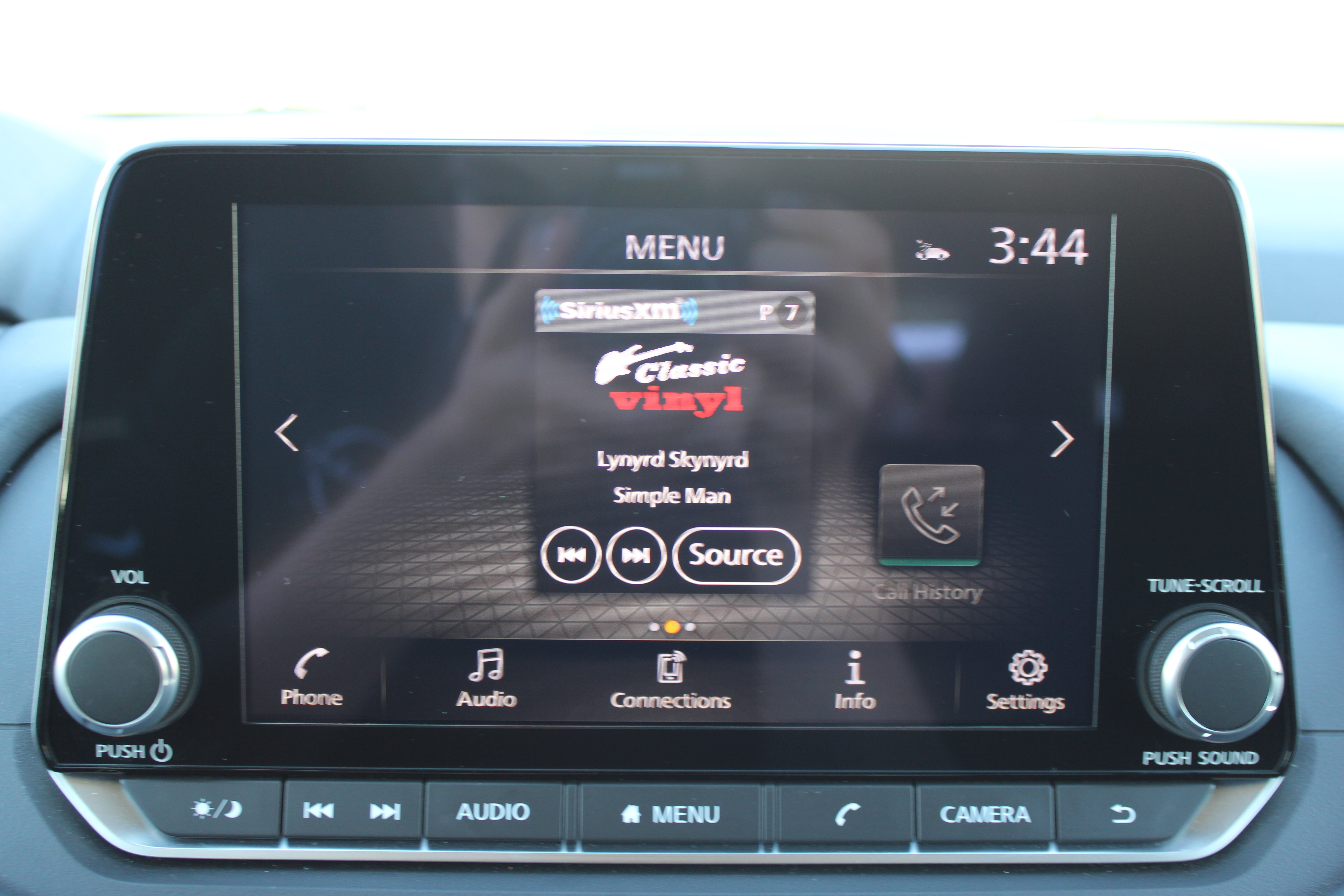 Certified 2025 Nissan Rogue SV AWD/4WD image 17
