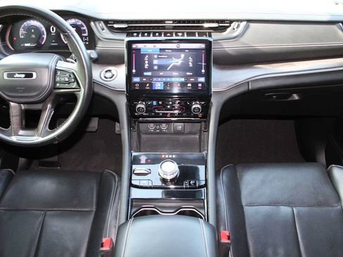 Used 2021 Jeep Grand Cherokee L Overland w/ Luxury Tech Group IV AWD/4WD image 34