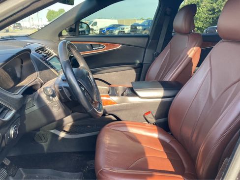 Used 2019 Lincoln Nautilus Reserve FWD image 3