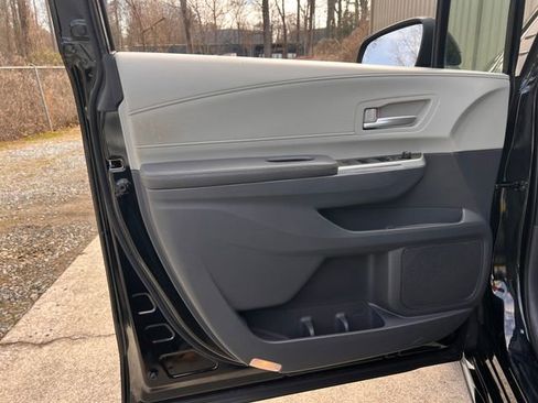 Used 2021 Toyota Sienna XLE image 10
