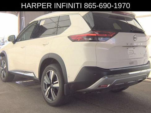 Used 2023 Nissan Rogue Platinum AWD/4WD image 2