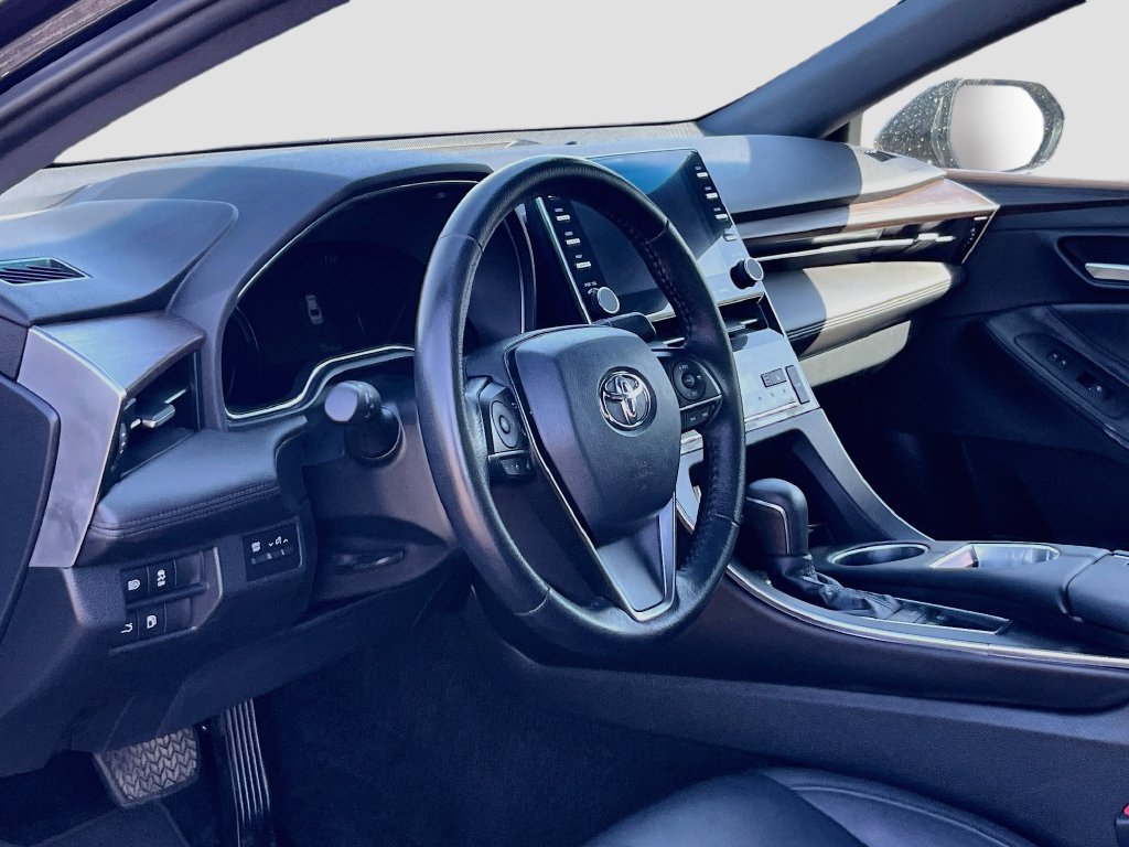 Used 2020 Toyota Avalon XLE w/ Moonroof Package FWD image 9