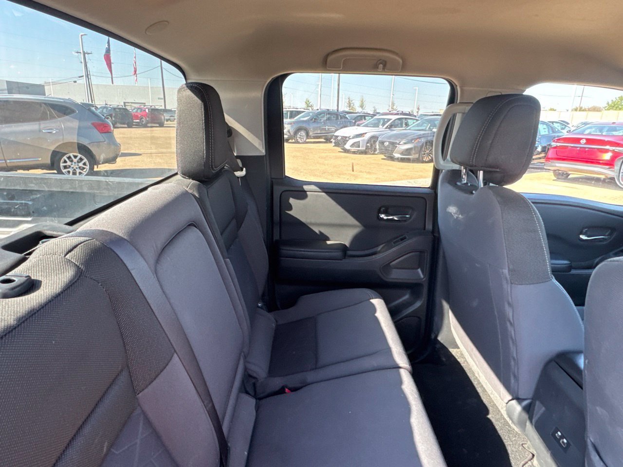 Used 2025 Nissan Frontier SV RWD image 38