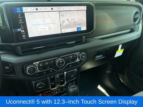 New 2025 Jeep Gladiator Rubicon w/ Convenience Group image 16