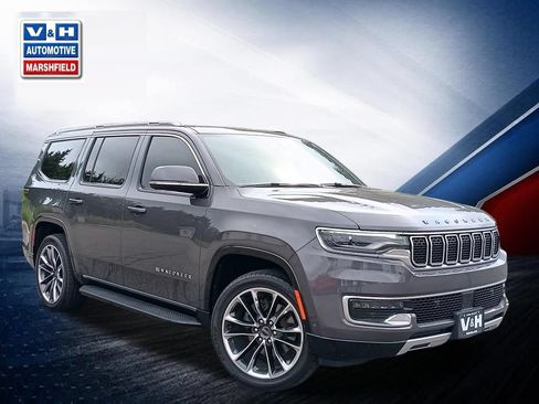 Used 2022 Jeep Wagoneer Series II w/ Premium Group I AWD/4WD image 2