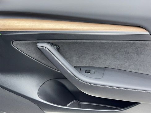 Used 2023 Tesla Model 3 Standard Range image 51