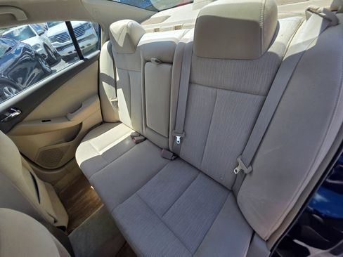 Used 2010 Nissan Altima 2.5 S FWD image 16