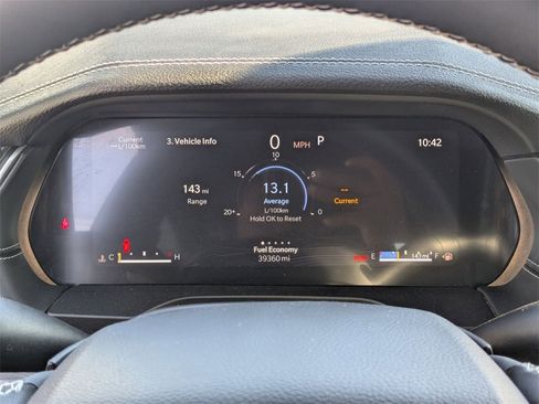 Used 2024 Jeep Grand Cherokee L Limited w/ Luxury Tech Group II image 17