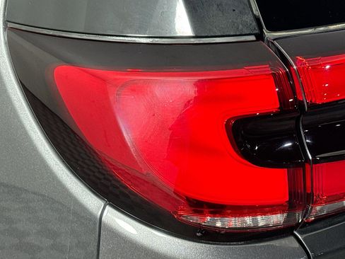 Used 2022 Chrysler Pacifica Limited image 35