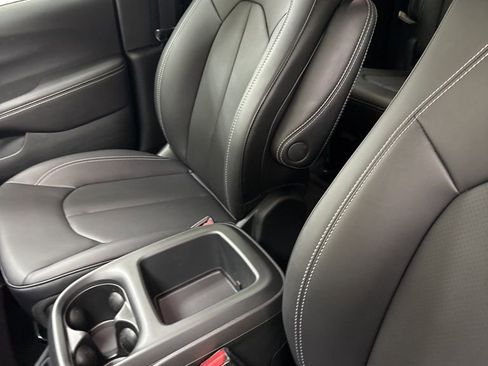 New 2026 Chrysler Voyager LX image 15