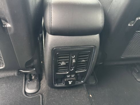 Certified 2021 Jeep Grand Cherokee Limited image 12