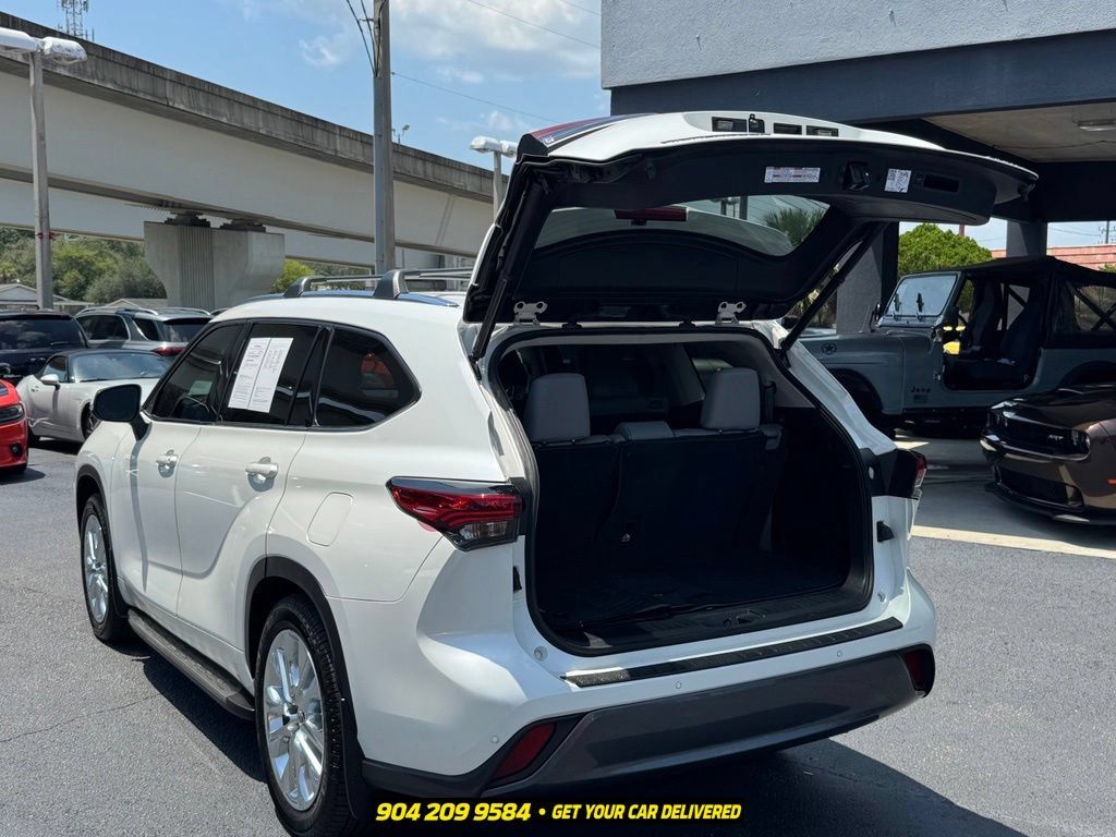 Used 2021 Toyota Highlander Limited FWD image 33