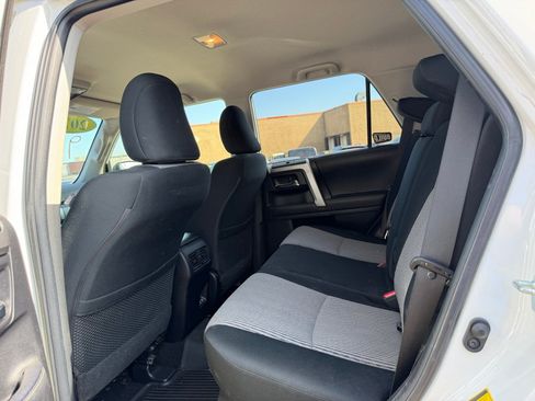 Used 2022 Toyota 4Runner SR5 AWD/4WD image 7