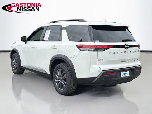 Used 2023 Nissan Pathfinder SV AWD/4WD image 9