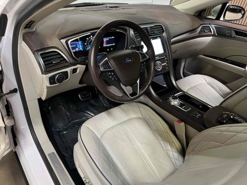 Used 2017 Ford Fusion Energi Platinum FWD image 3