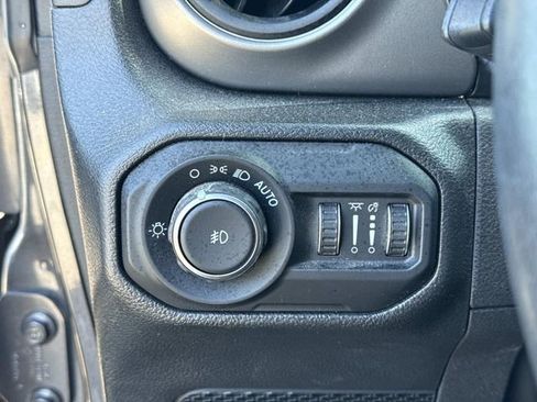 Used 2022 Jeep Wrangler Unlimited Sport AWD/4WD image 26