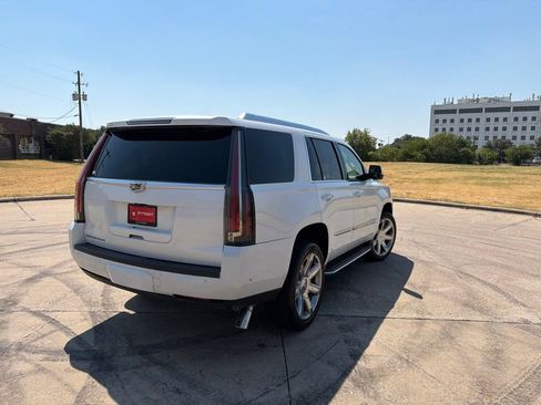 Used 2017 Cadillac Escalade Luxury RWD image 6