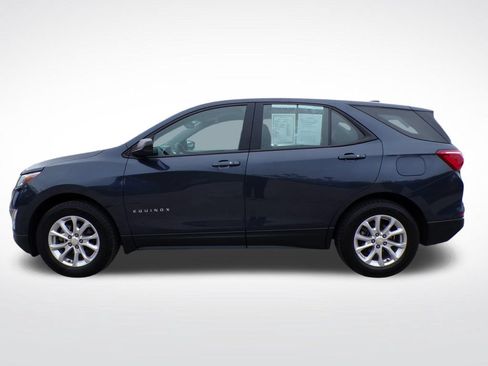 Used 2018 Chevrolet Equinox LS FWD image 2