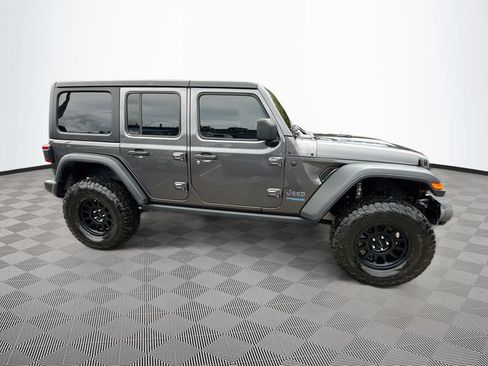 Used 2022 Jeep Wrangler Unlimited Rubicon 4xe AWD/4WD image 5