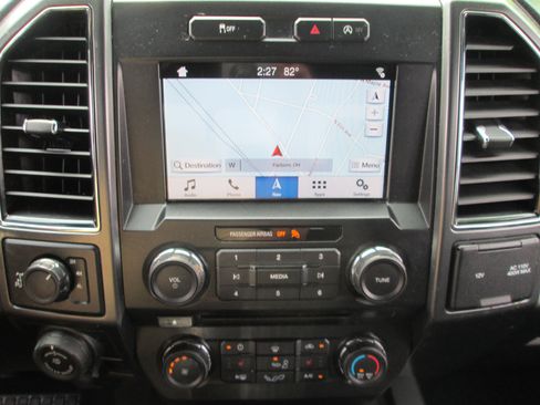 Used 2018 Ford F150 XLT w/ Equipment Group 302A Luxury AWD/4WD image 18