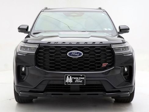 Used 2025 Ford Explorer ST image 4