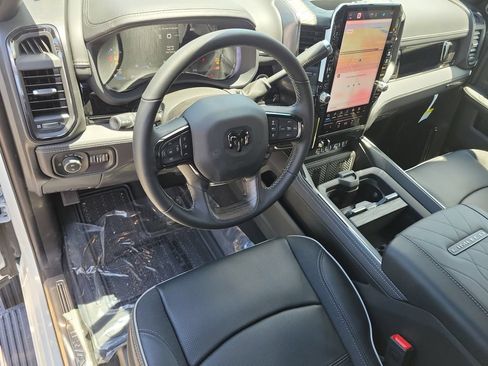 New 2026 RAM 2500 Limited AWD/4WD image 11