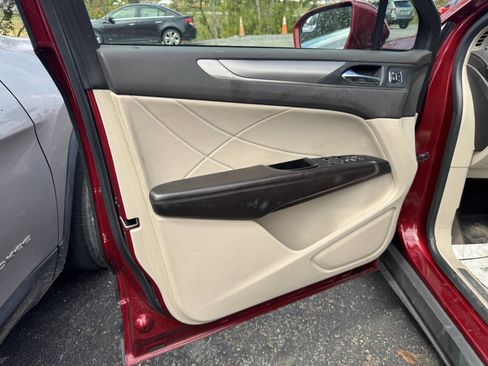 Used 2017 Lincoln MKC Premiere image 14