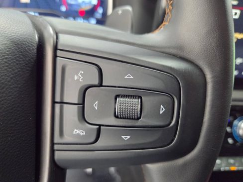 Used 2025 GMC Sierra 1500 AT4 w/ Technology Package AWD/4WD image 33
