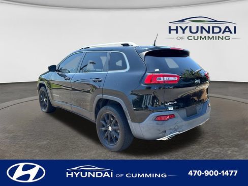Used 2017 Jeep Cherokee Limited w/ Luxury Group AWD/4WD image 6