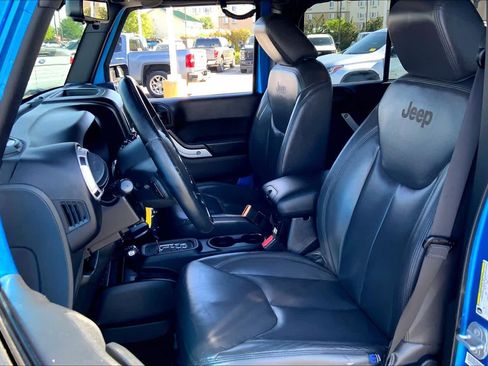 Used 2015 Jeep Wrangler Unlimited Sahara w/ Connectivity Group image 8