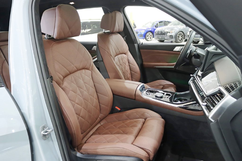 Used 2026 BMW X7 xDrive40i w/ M Sport Package AWD/4WD image 30