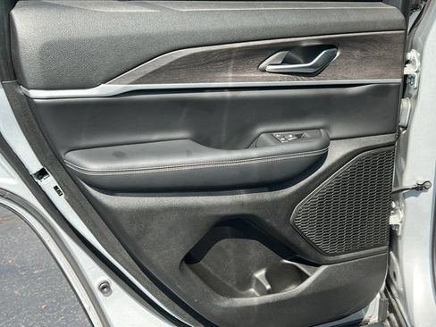 Used 2023 Jeep Grand Cherokee Limited AWD/4WD image 40