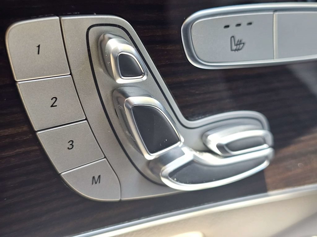 Used 2020 Mercedes-Benz GLC 300 image 21