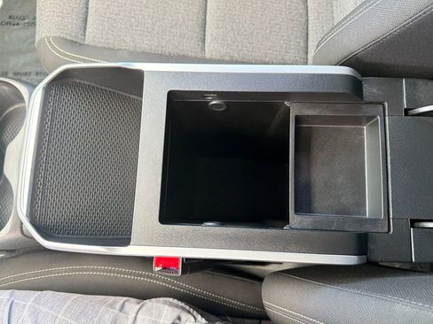 Used 2025 GMC Terrain Elevation image 24