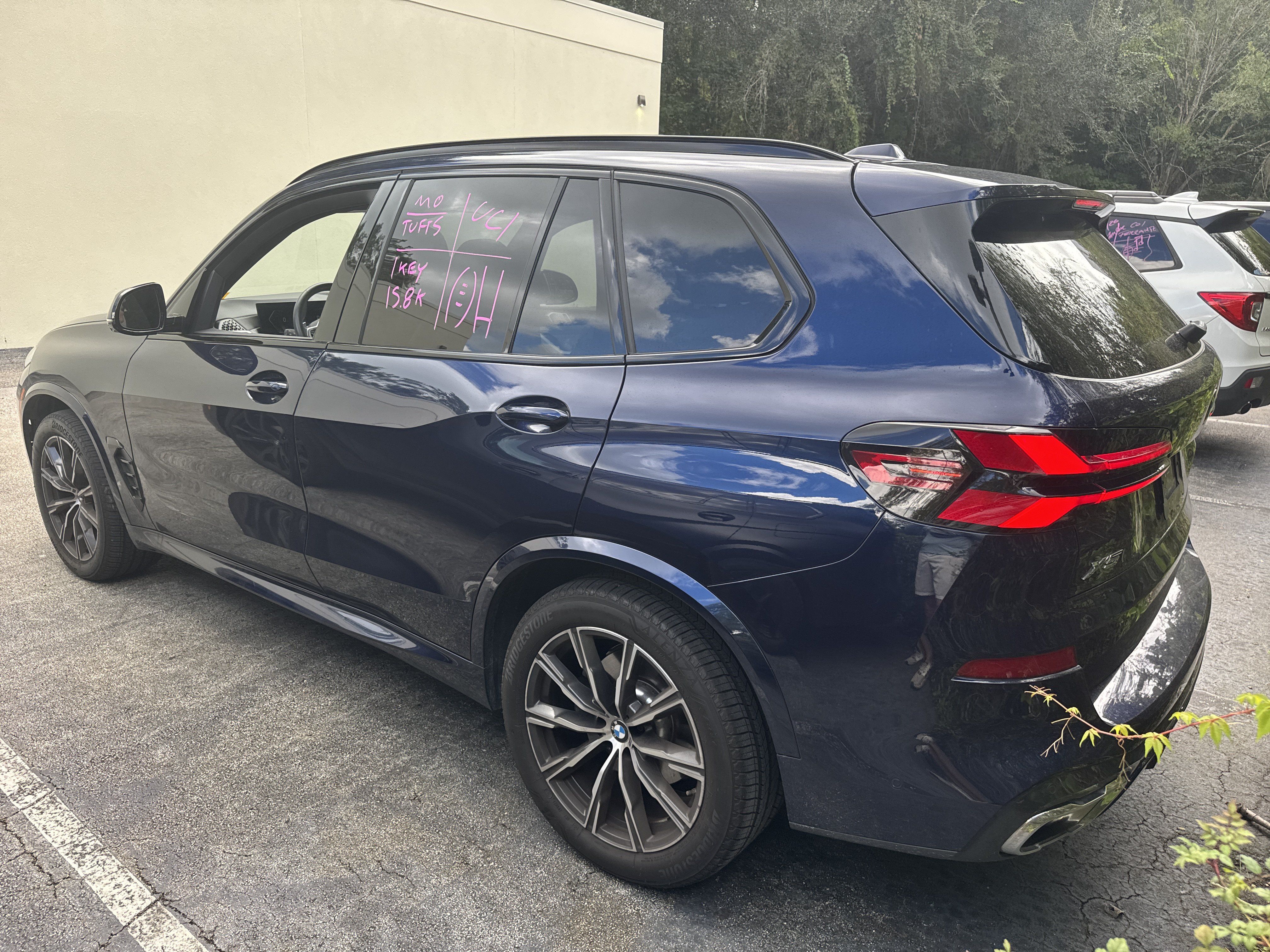 Used 2026 BMW X5 sDrive40i w/ M Sport Package RWD image 2