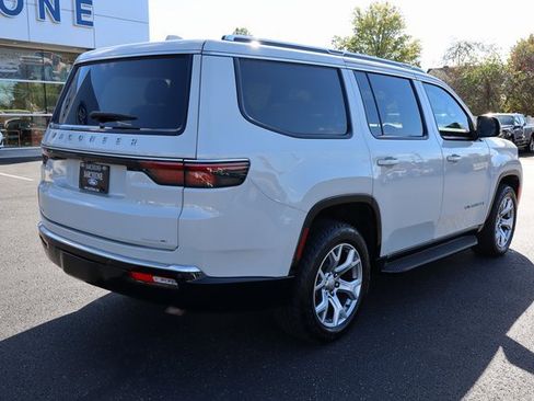 Used 2022 Jeep Wagoneer Series II image 3