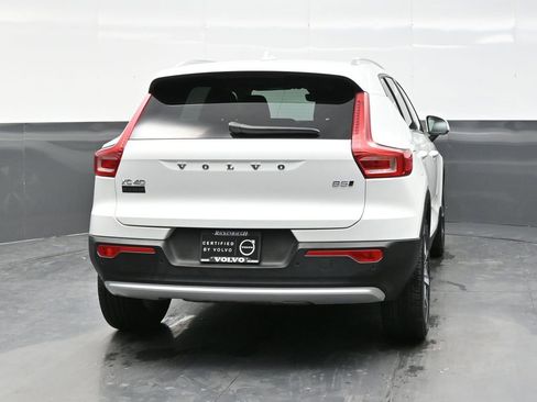 Used 2025 Volvo XC40 B5 Plus AWD/4WD image 6