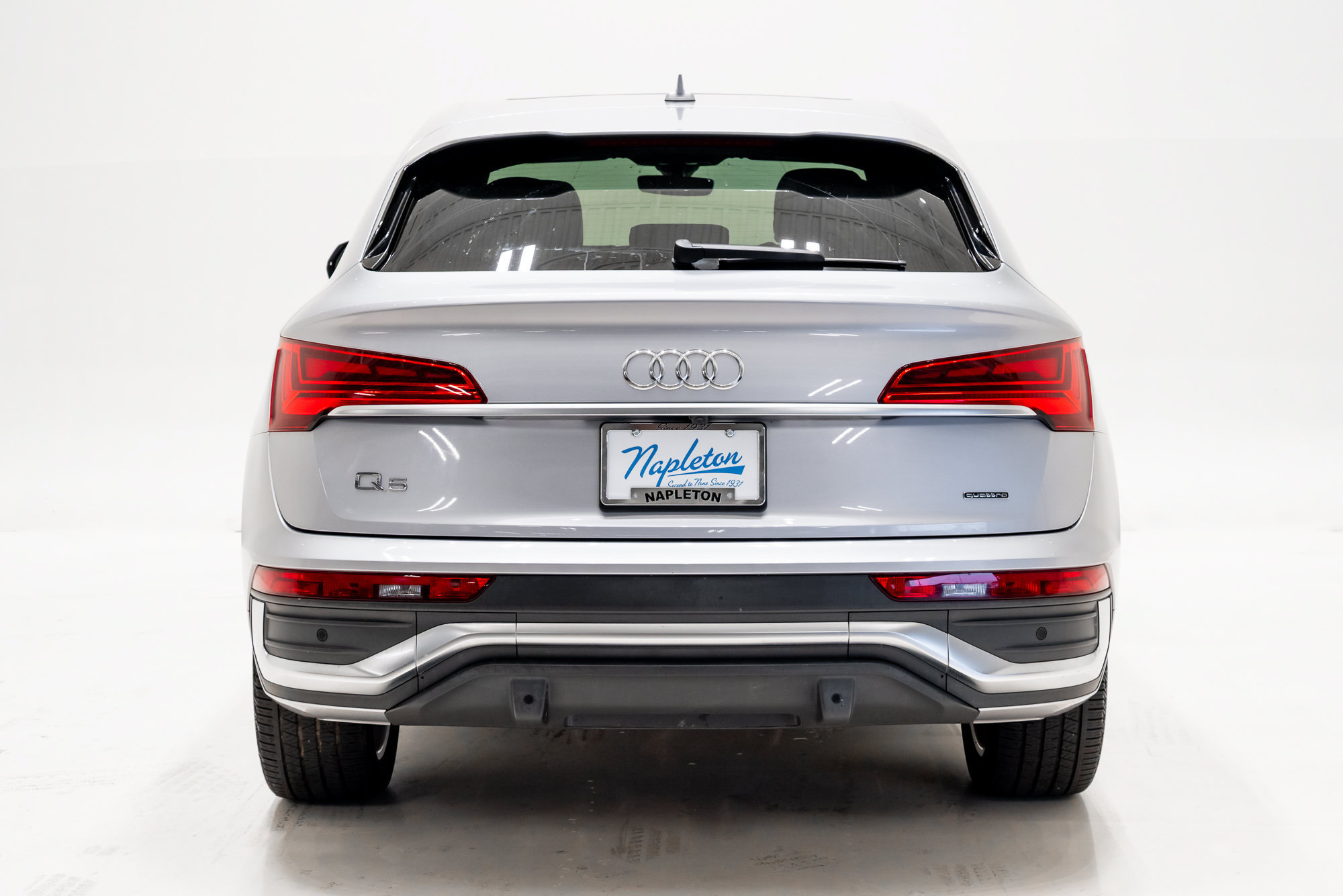Used 2023 Audi Q5 2.0T Premium Plus w/ Premium Plus Package AWD/4WD image 34
