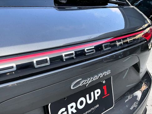 Used 2020 Porsche Cayenne image 33