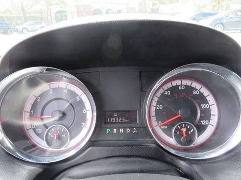 Used 2019 Dodge Grand Caravan SXT FWD image 15