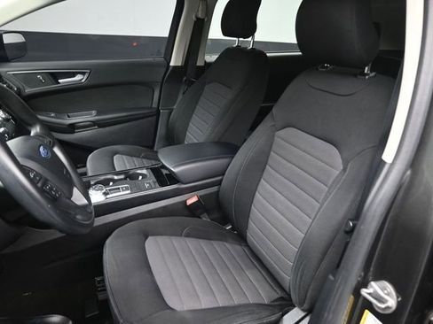Used 2019 Ford Edge SE image 19