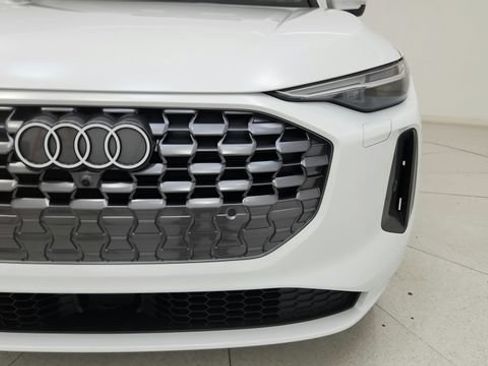 Used 2025 Audi Q5 Premium Plus w/ Premium Plus AWD/4WD image 41