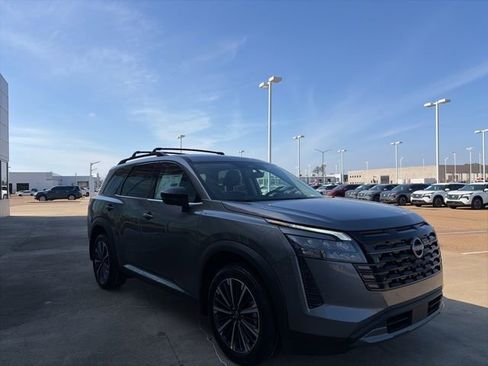 New 2026 Nissan Pathfinder Platinum image 5