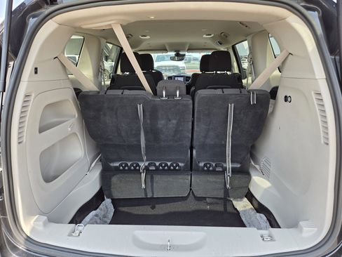 Used 2023 Chrysler Voyager LX FWD image 23
