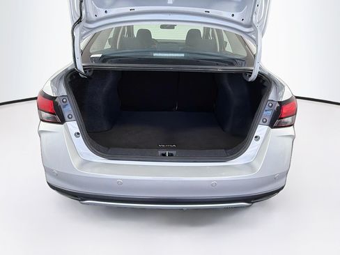 Used 2025 Nissan Versa SV FWD image 28