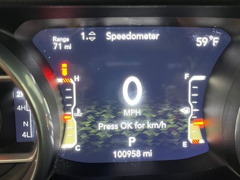 Used 2018 Jeep Wrangler Unlimited Sahara w/ Uconnect 4C Nav & Sound Group AWD/4WD image 14