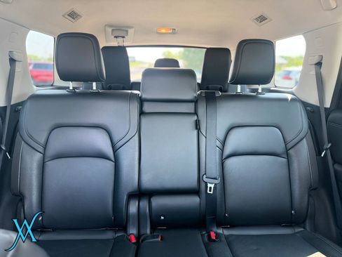 Used 2022 Nissan Pathfinder SL w/ SL Black Package AWD/4WD image 27