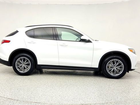 Used 2022 Alfa Romeo Stelvio Sprint image 4