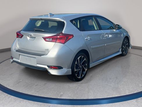 Used 2017 Toyota Corolla iM w/ Carpet Mat Package FWD image 5