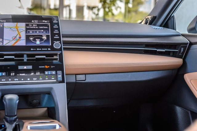 Used 2019 Toyota Avalon Limited FWD image 46